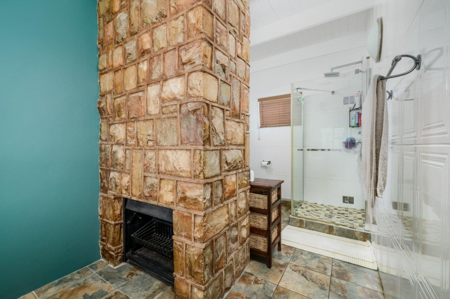 8 Bedroom Property for Sale in Summerstrand Eastern Cape